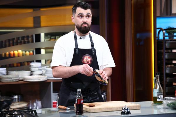 Mihai Boghiceanu aduce la noul sezon Chefi la cuțite experiența câștigată într-un local preferat de Federer