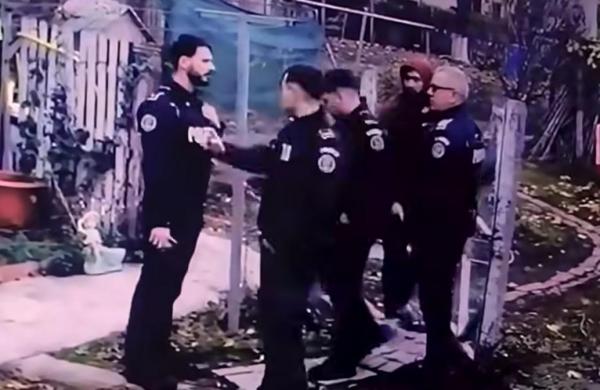 "Trage cu puşca după soţia lui". Un bărbat din Buzău s-a trezit cu mascaţii peste el după o farsă la 112