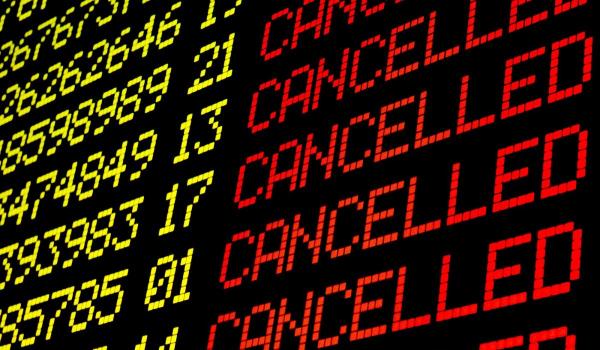 Blocajul guvernamental din Statele Unite blochează şi traficul aerian. Trump pune presune pe democraţi