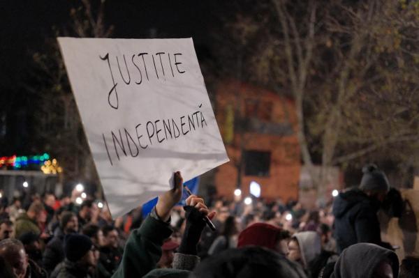 Proteste pentru independenţa Justiţiei. Reprezentanţii CAB au anunţat o conferinţă de presă extraordinară