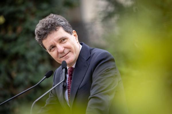 La aproape 3 săptămâni de la demisia lui Moşteanu, Nicuşor Dan anunţă când va numi un nou ministru la Apărare