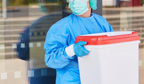 Directorul morgii Facultăţii de Medicină Harvard, condamnat pentru trafic de organe. Le vindea cu soţia sa