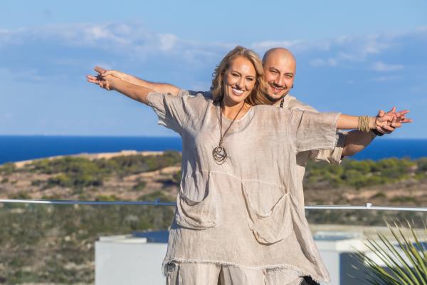 NiCK NND și soția lui, Cătălina Marin, după 33 de ani de relație, pornesc într-o nouă aventură la Power Couple