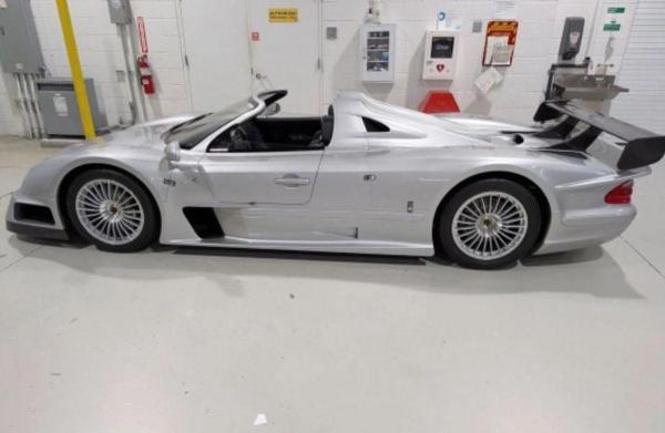 Mercedes de 13 milioane de dolari, confiscat de FBI. Sunt doar şase exemplare în întreaga lume