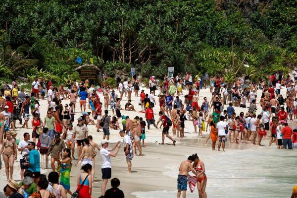 Anual, mii de turişti români iau cu asalt plajele din Thailanda