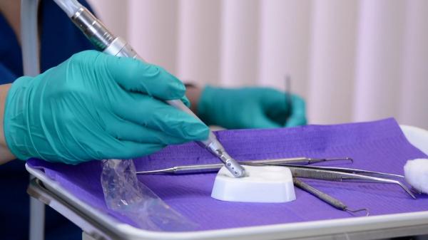 Testele pentru hepatită, gratuite pentru toți cu simptome, inclusiv neasiguraţii. Anunțul Ministerului