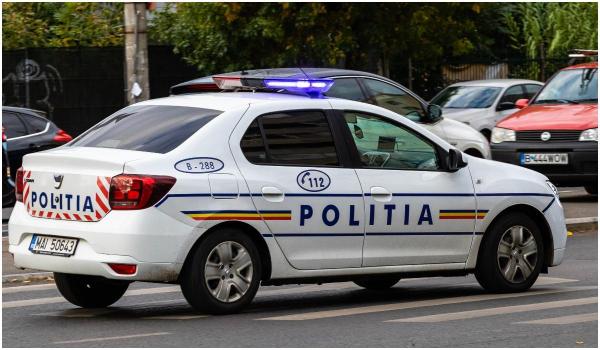 Femeie din Pitești, găsită înjunghiată în casă. Rudele susţin că s-ar fi sinucis