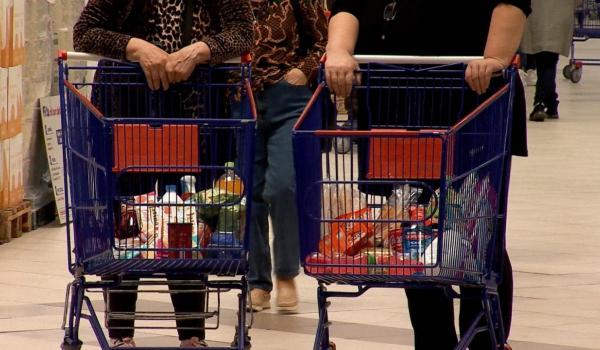 Care este programul supermarketurilor de Crăciun, în 2025