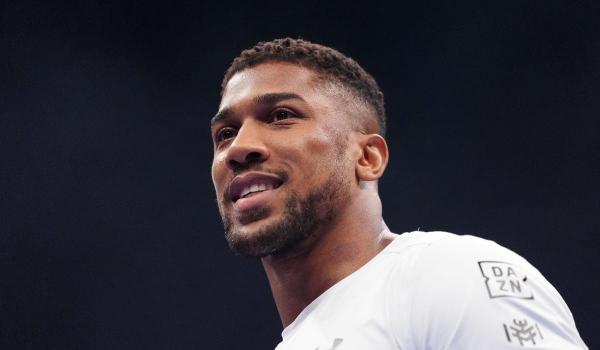 Anthony Joshua, implicat într-un accident rutier grav în Nigeria. Două persoane au murit