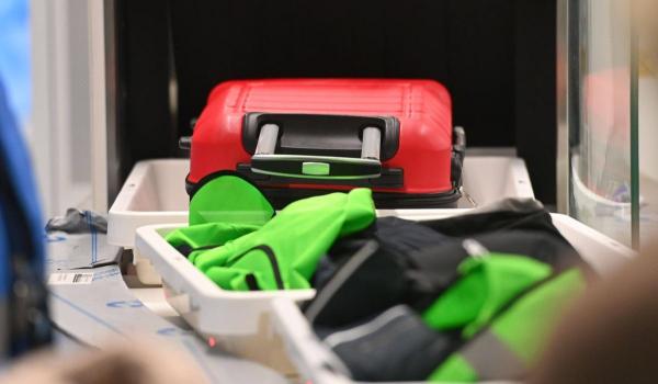 Samsung introduce soluția pentru bagajele pierdute: SmartThings Find pentru zboruri