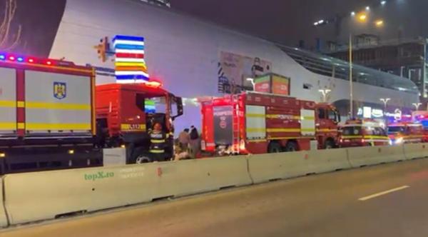 Incendiu la Promenada Mall. Peste 1.000 de oameni au fost evacuaţi