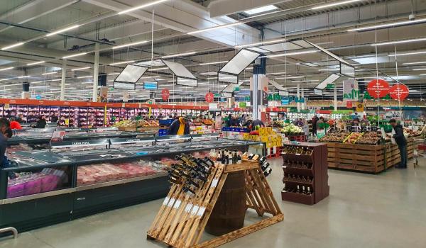 Programul supermarketurilor de Revelion