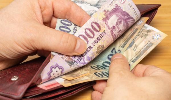 Salariul minim va creşte cu 11% în 2026 în pofida stagnării economiei, în Ungaria
