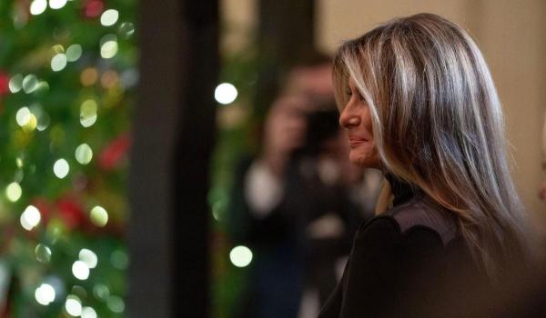 Imagini virale după vizita Melaniei Trump la un spital de copii. Momentul a avut loc de faţă cu presa