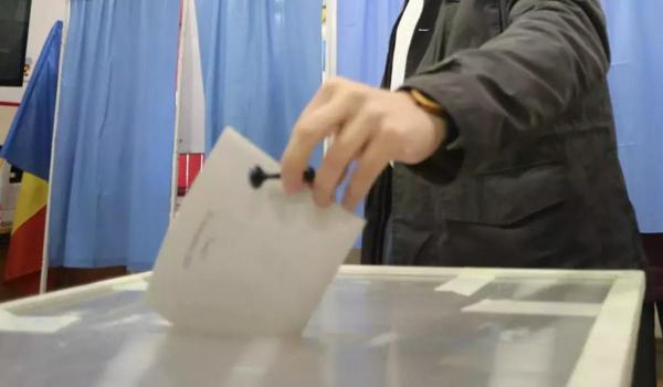 Participare redusă la alegerile din comuna Mihai Eminescu, jud. Botoşani. Doar 44,19% din localnici au votat