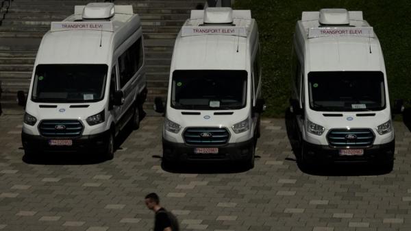 Parchetul European condus de Kovesi va fi sesizat cu privire la achiziţia microbuzelor electrice pentru elevi