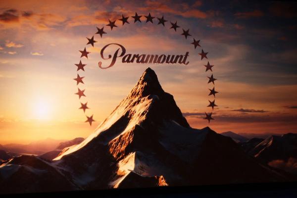 Paramount oferă 108 mld. $ pentru preluarea ostilă a Warner Bros ca să nu ajungă la Netflix. Reacţia lui Trump