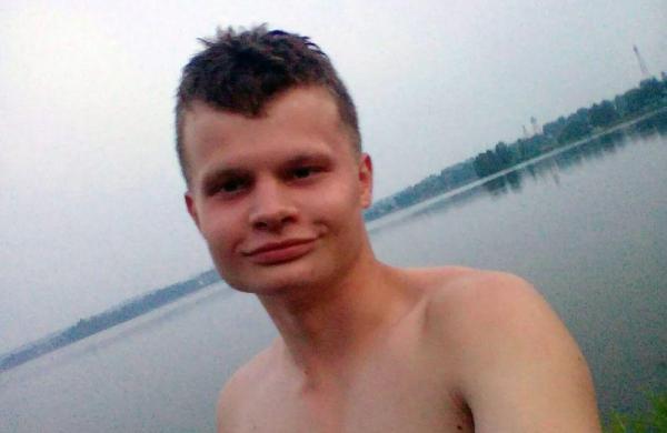 Un tânăr şi-a ucis iubita, i-a băut sângele şi i-a prăjit creierul