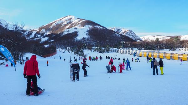 Războiul dintre o influenceriță de pe TikTok și stațiunile de schi din Italia s-a intensificat