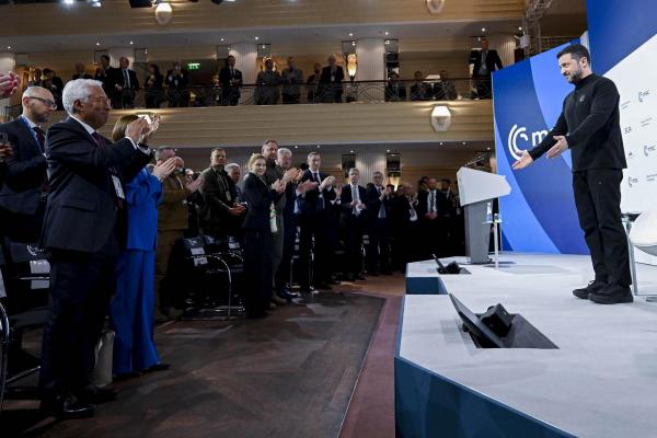 AP: Țările europene plănuiesc în secret să trimită trupe în Ucraina pentru menținerea păcii după război