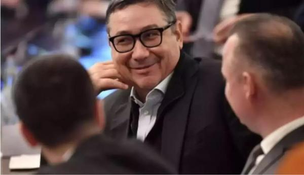 Ponta şi-a anunţat oficial candidatura la alegerile prezidenţiale: "E bine să fim mai mulţi care vrem schimbarea sistemului"