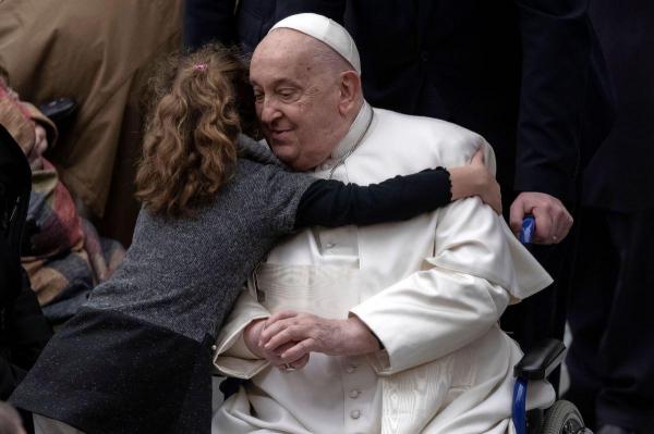Papa Francisc se află într-o stare delicată de sănătate