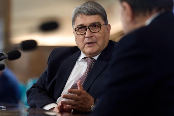 România, sfătuită să discute direct cu administraţia Trump. Emil Hurezeanz: "O abordare blunt, bruscă, lipsită de complexe"