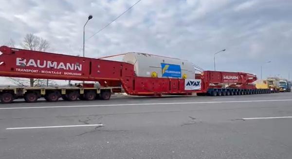 Transport agabaritic de aproape 800 de tone traversează România către Termocentrala Mintia