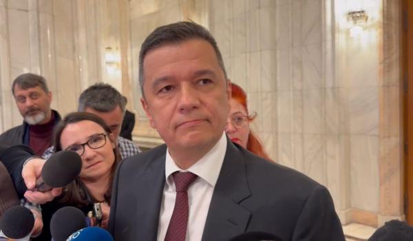 Sorin Grindeanu, în Parlament, răspunzând jurnaliştilor