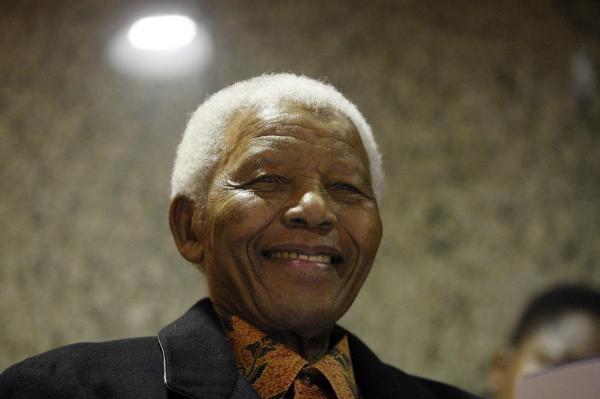 Pe 11 februarie 1990, liderul sud-african Nelson Mandela a fost eliberat din închisoare după 27 de ani de arest