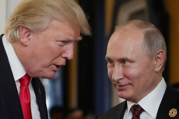 Președintele american Donald Trump conversează cu președintele rus, Vladimir Putin
