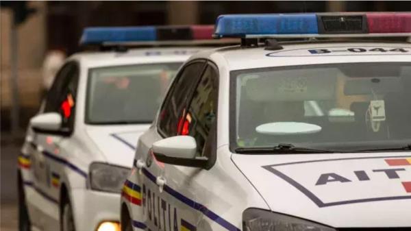 Un tânăr de 17 ani din Alba a furat mașina părinților și a făcut accident în timp ce fugea de polițiști