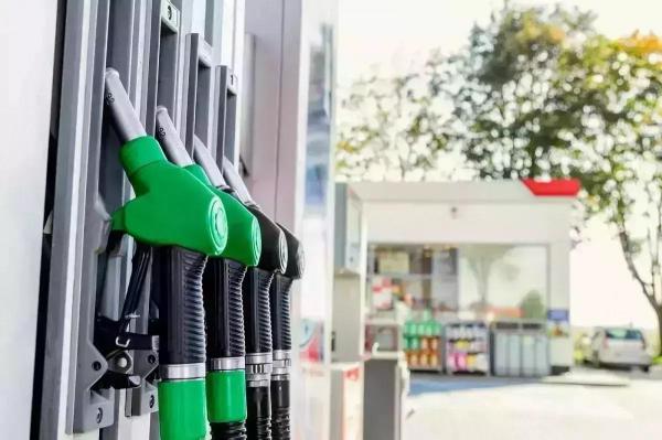 Preţul la motorină este în scădere, faţă de cel afişat la sfârşitul săptămânii trecute