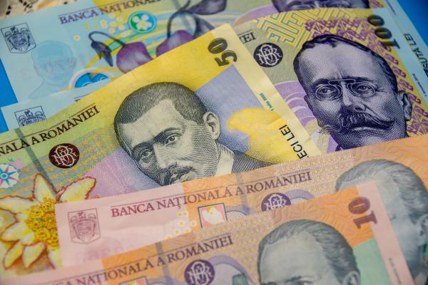 bani în bancnote româneşti