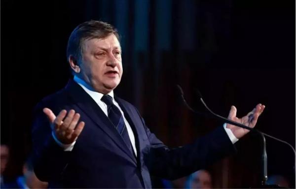 Crin Antonescu: "Simion a pus în pericol securitatea națională, făcând astfel jocul Rusiei"