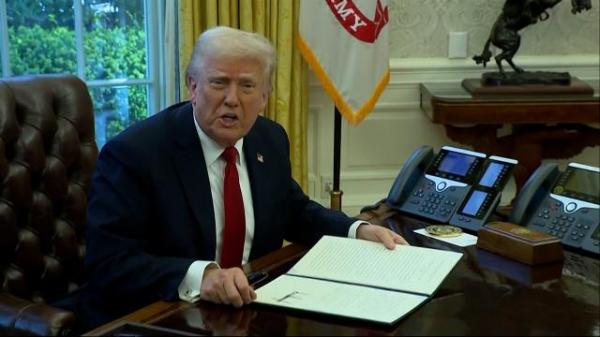 Donald Trump speră "că vor creşte preţurile" pentru maşini în SUA: "Nu-mi pasă absolut deloc"