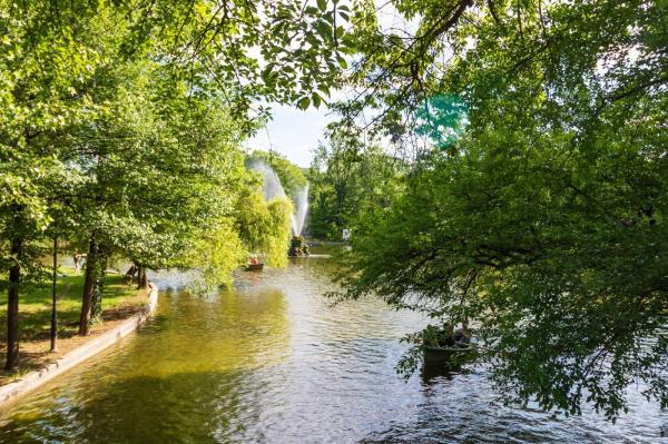 fantana in parcul Cismigiu
