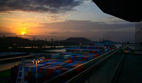 Tranzacția vine în contextul presiunilor președintelui american Donald Trump, care a acuzat în repetate rânduri influența Chinei, declarând luna trecută că „vom lua înapoi Canalul Panama”.