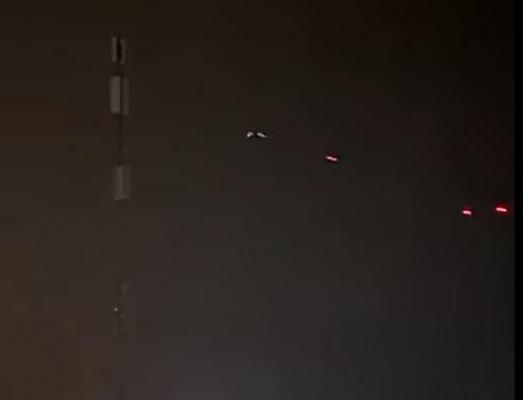 Momentul în care antiaeriana rusească îşi doboară propriul elicopter, în apropiere de Moscova. A fost confundat cu o dronă ucraineană