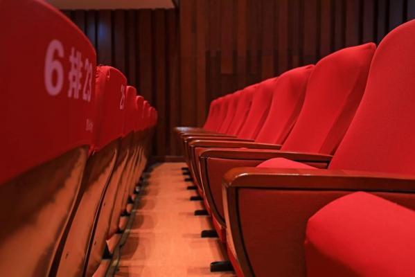 China răspunde tarifelor record ale lui Trump reducând importul de filme americane