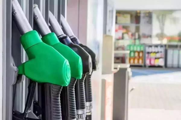Preţul la motorină este în scădere, faţă de cel afişat la sfârşitul săptămânii trecute