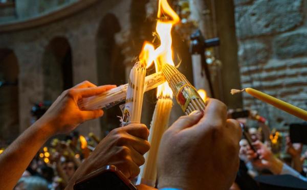 Sfânta Lumină va fi adusă de la Ierusalim în Sâmbăta Mare. La Catedrala Patriarhală din Capitală va fi primită la ora 19.00