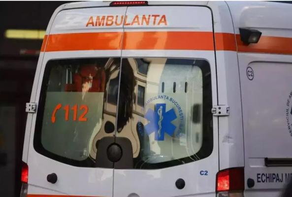 Un bărbat de 47 de ani din Arad i-a tăiat gâtul rivalului său după ce acesta l-a provocat. Victima a supravieţuit atacului