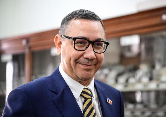 Victor Ponta spune că i-au fost atacate conturile de socializare: "Totul a început de Paști"