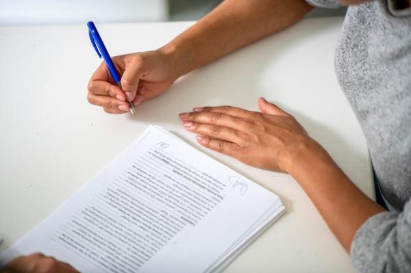 Ce urmează după semnătura finală. Demersuri post-tranzacționale pentru vânzători, cumpărători și chiriași