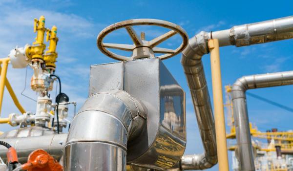 Veniturile Rusiei din petrol şi gaze au scăzut cu 17% în martie, faţă de 2024