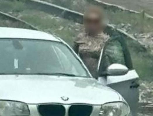 A băut bine, apoi s-a urcat la volanul BMW-ului şi a intrat pe şine. O şoferiţă a blocat circulaţia trenurilor, în Eforie