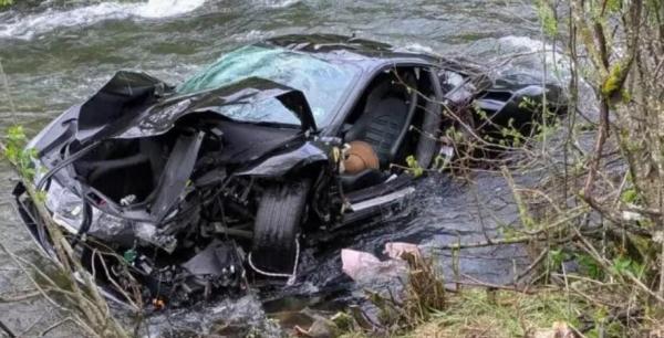 Un cuplu a murit după ce s-a răsturnat cu Ferrari-ul de 350.000 de euro într-un râu, în Spania