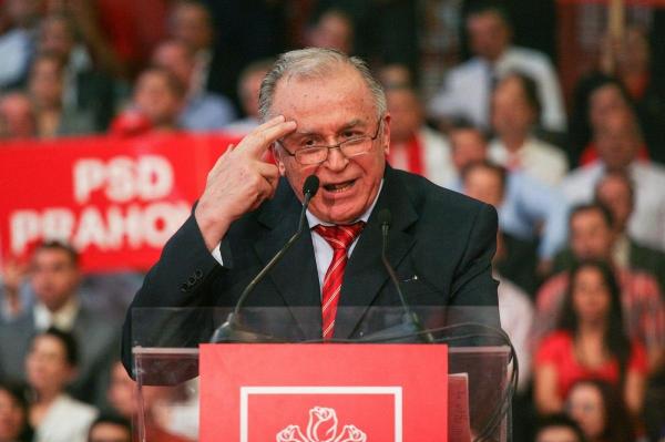 Pe 20 mai 1990, Ion Iliescu era ales primul preşedinte al României de după Revoluţia din 1989