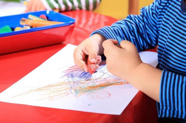 Înscrierea la creşă şi grădiniţă începe în 26 mai 2025. Acte necesare şi unde se depun. Ce copii pot fi înscrişi în învăţământul preşcolar